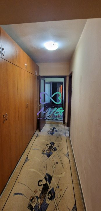 Apartament 4 camere, 2 bai, decomandat, Podu Roș, 100mp